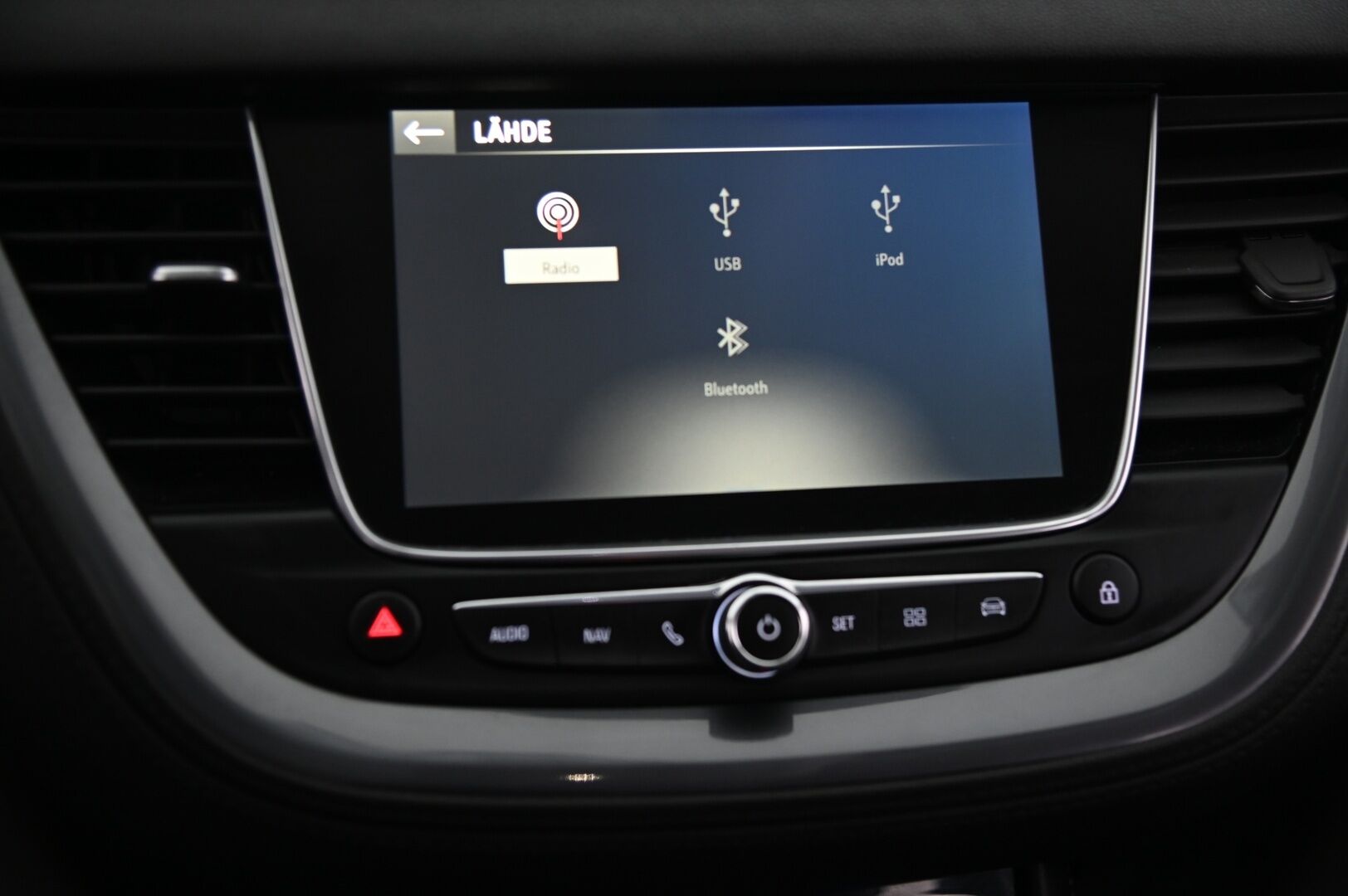 Opel Grandland X 2019 Innovation Plus 130 Turbo A * Ratin lämmitin / 360-kamera / Koukku / Navi / Vakionopeudensäädin* - Hyvällä historialla Ensimmäiseltä omistajalta! / 2x renkaat alumiinivantein!