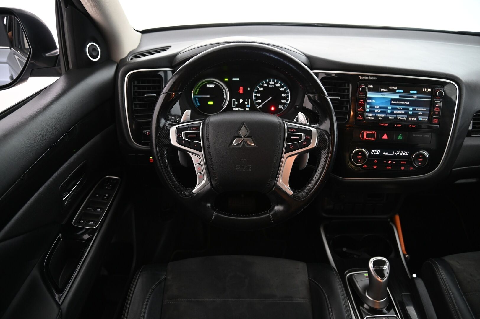 Mitsubishi Outlander 2016 PHEV Intense *Myydään Huutokaupat.com* - *LEIMA 05/26 / Rockford Fosgate / P.Kamera / Navi / 2x Alut*
