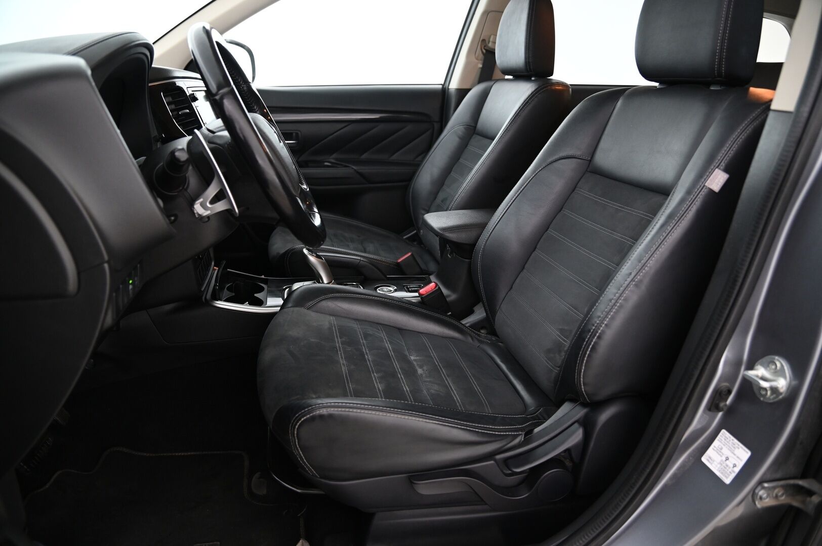 Mitsubishi Outlander 2016 PHEV Intense *Myydään Huutokaupat.com* - *LEIMA 05/26 / Rockford Fosgate / P.Kamera / Navi / 2x Alut*