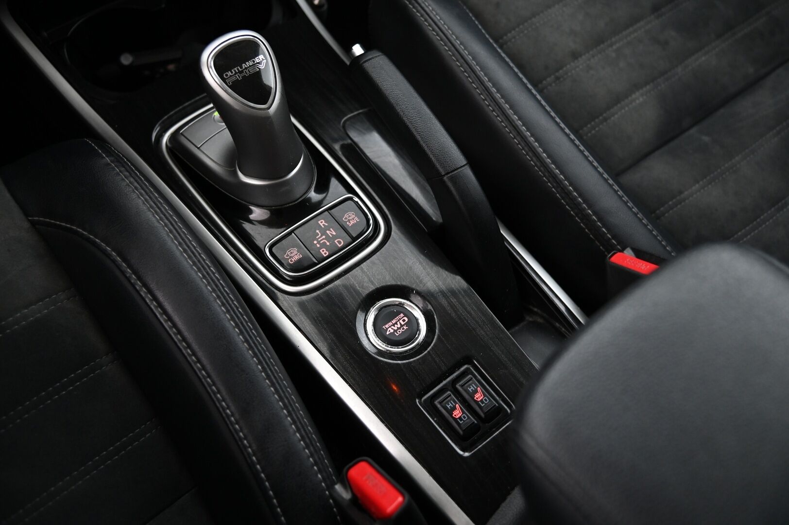 Mitsubishi Outlander 2016 PHEV Intense *Myydään Huutokaupat.com* - *LEIMA 05/26 / Rockford Fosgate / P.Kamera / Navi / 2x Alut*