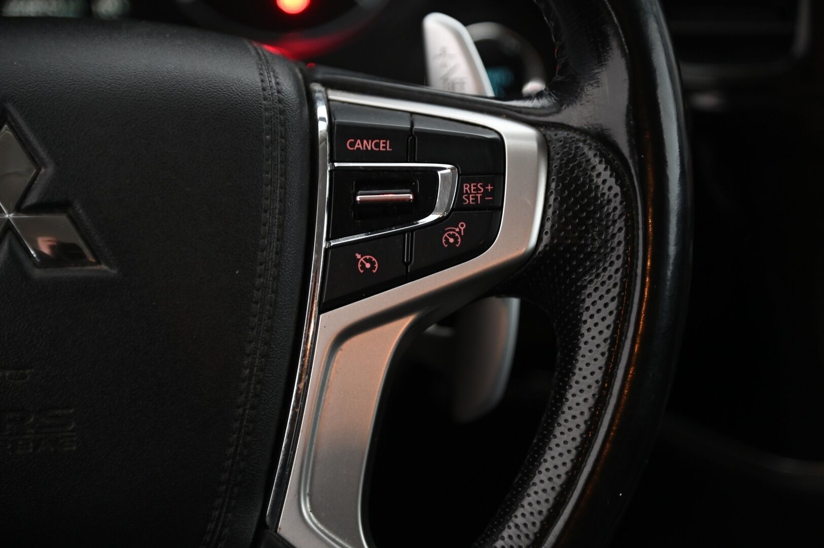 Mitsubishi Outlander 2016 PHEV Intense *Myydään Huutokaupat.com* - *LEIMA 05/26 / Rockford Fosgate / P.Kamera / Navi / 2x Alut*
