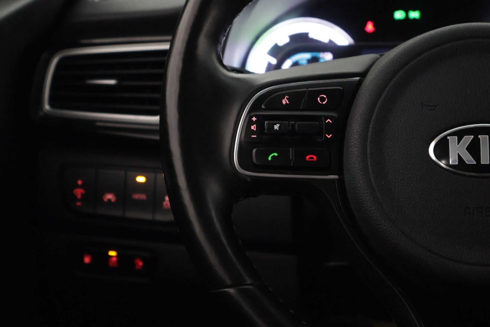 Kia Niro 2018 1,6 GDI Hybrid EX DCT **ACC / Koukku / Lohko / Nahat / P-Kamera / S-Penkki** - *Kahdet hyvät renkaat / Kattava huoltohistoria* - HULLUT BLACKWEEK JATKOT - KORKOTARJOUS 2,49%