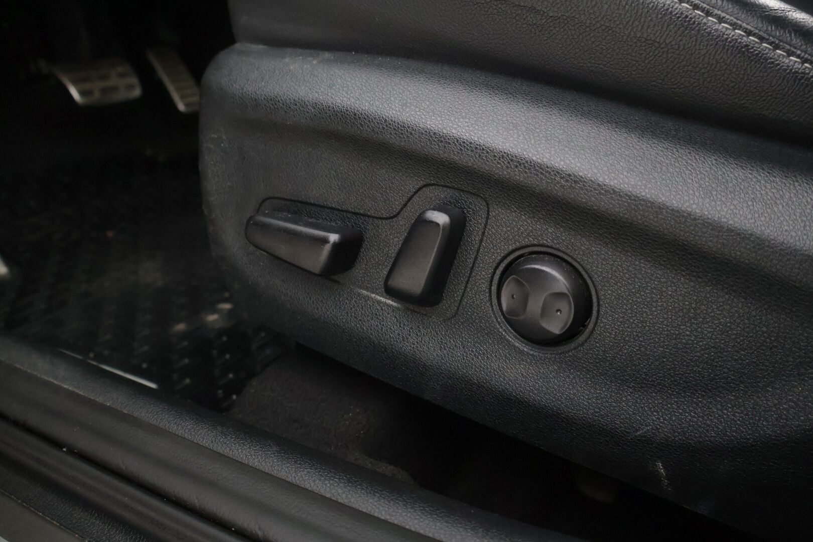 Kia Niro 2018 1,6 GDI Hybrid EX DCT **ACC / Koukku / Lohko / Nahat / P-Kamera / S-Penkki** - *Kahdet hyvät renkaat / Kattava huoltohistoria* - HULLUT BLACKWEEK JATKOT - KORKOTARJOUS 2,49%