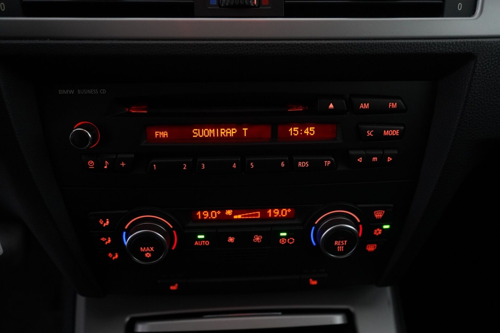 BMW 320 2008 E91 Touring * Tämä auto myydään YritysOutlet -valikoimasta vain yritykselle * - Kahdet vanteet / Särmä huoltohistoria / Seuraava katsastus 11 / 26