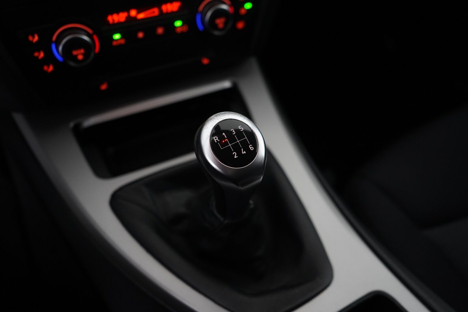 BMW 320 2008 E91 Touring * Tämä auto myydään YritysOutlet -valikoimasta vain yritykselle * - Kahdet vanteet / Särmä huoltohistoria / Seuraava katsastus 11 / 26