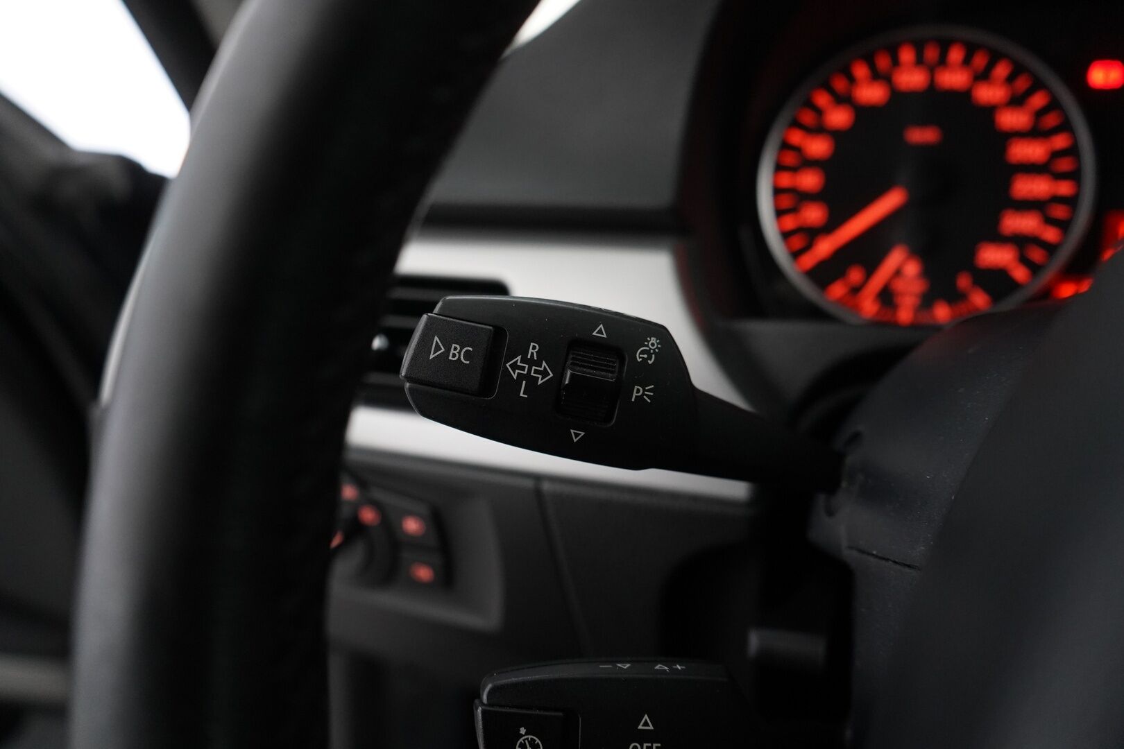 BMW 320 2008 E91 Touring * Tämä auto myydään YritysOutlet -valikoimasta vain yritykselle * - Kahdet vanteet / Särmä huoltohistoria / Seuraava katsastus 11 / 26