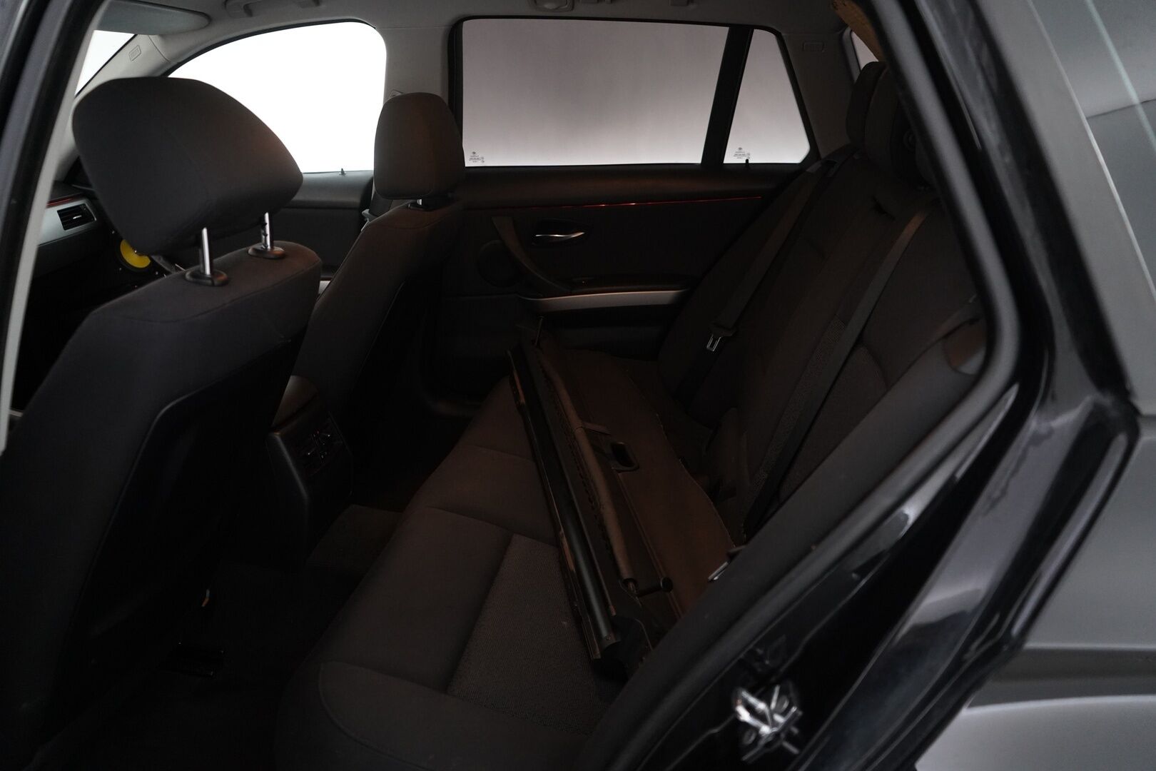 BMW 320 2008 E91 Touring * Tämä auto myydään YritysOutlet -valikoimasta vain yritykselle * - Kahdet vanteet / Särmä huoltohistoria / Seuraava katsastus 11 / 26