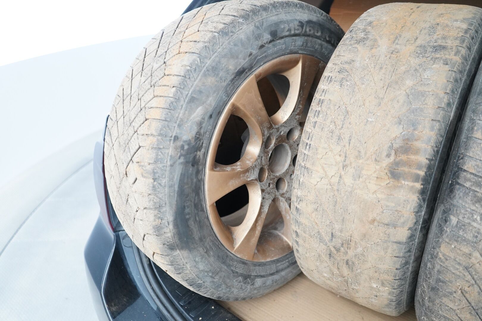 BMW 320 2008 E91 Touring * Tämä auto myydään YritysOutlet -valikoimasta vain yritykselle * - Kahdet vanteet / Särmä huoltohistoria / Seuraava katsastus 11 / 26