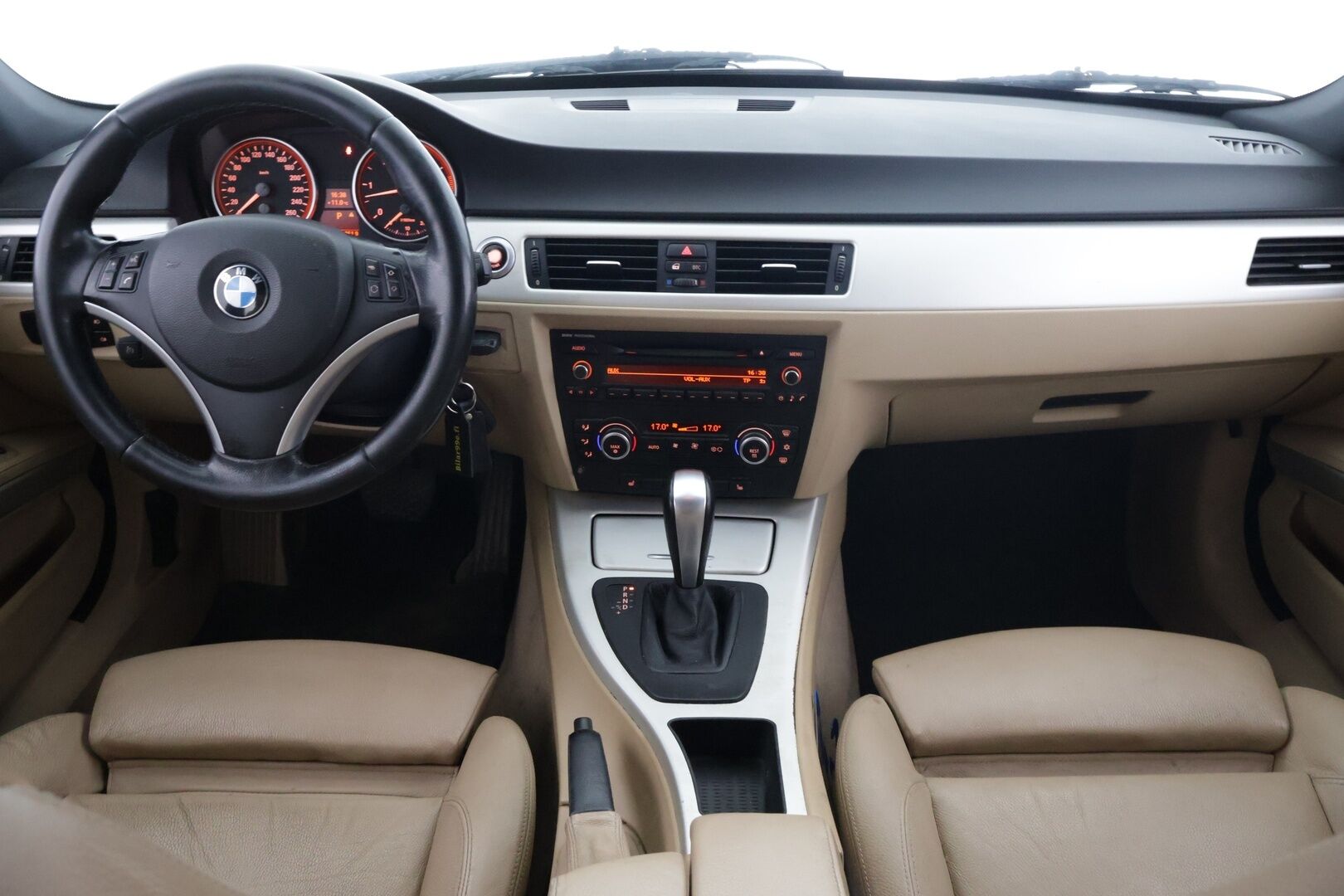 BMW 330 2007 E90 330xd - */ MYYDÄÄN HUUTOKAUPAT.COM / Suomi-auto / Nahkapenkit / Vakkari / Lohko / Ilmastointi / Huoltokirja / 2x renkaat /*