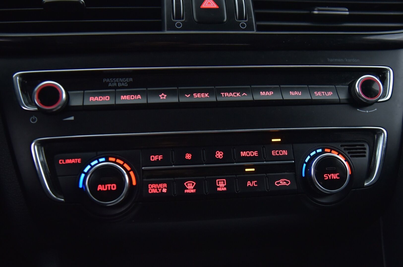 Kia Optima 2018 2.0 GDI PHEV Business Luxury SW - ACC | H&K | Panorama | 360 | Ilmastoidut & lämmitettävät nahat | Navi | Kamera | Ratinlämmitin | Keyless
