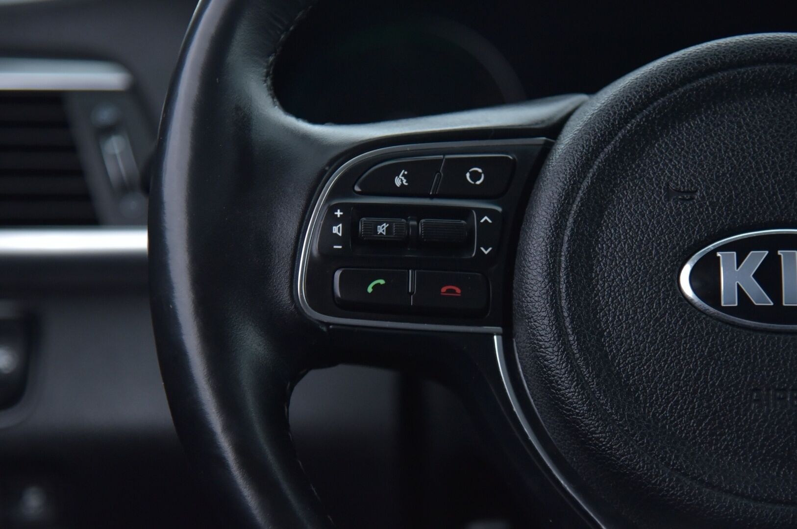 Kia Optima 2018 2.0 GDI PHEV Business Luxury SW - ACC | H&K | Panorama | 360 | Ilmastoidut & lämmitettävät nahat | Navi | Kamera | Ratinlämmitin | Keyless