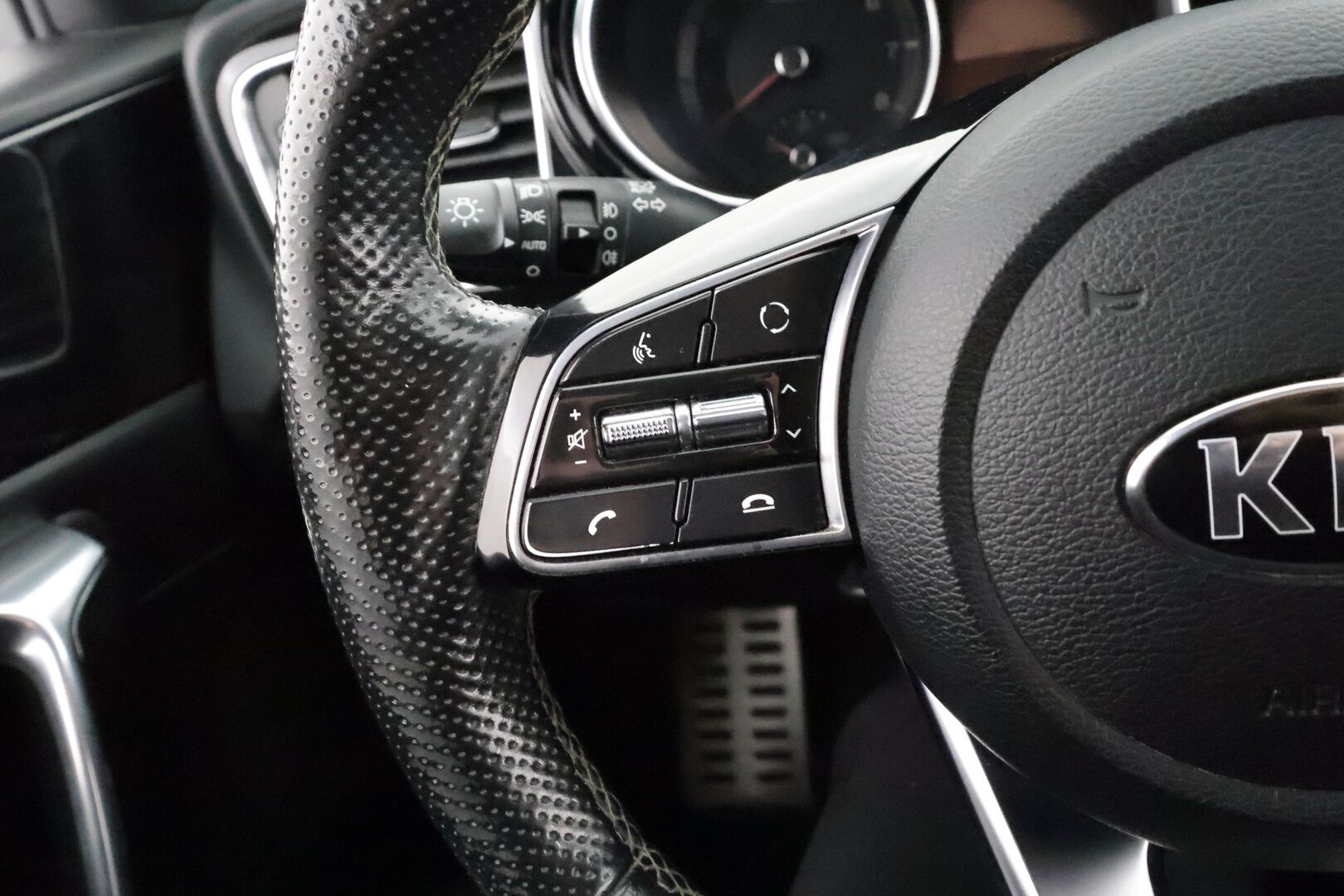 Kia ProCeed 2019 1,4 T-GDI ISG 140hv GT-Line SB EcoDynamics * Peruutuskamera / Navi / LED / Lohko & Sisäpistoke / Vakkari - Suomiauto / 2x Renkaat aluvantein / Hiljattain huollettu!