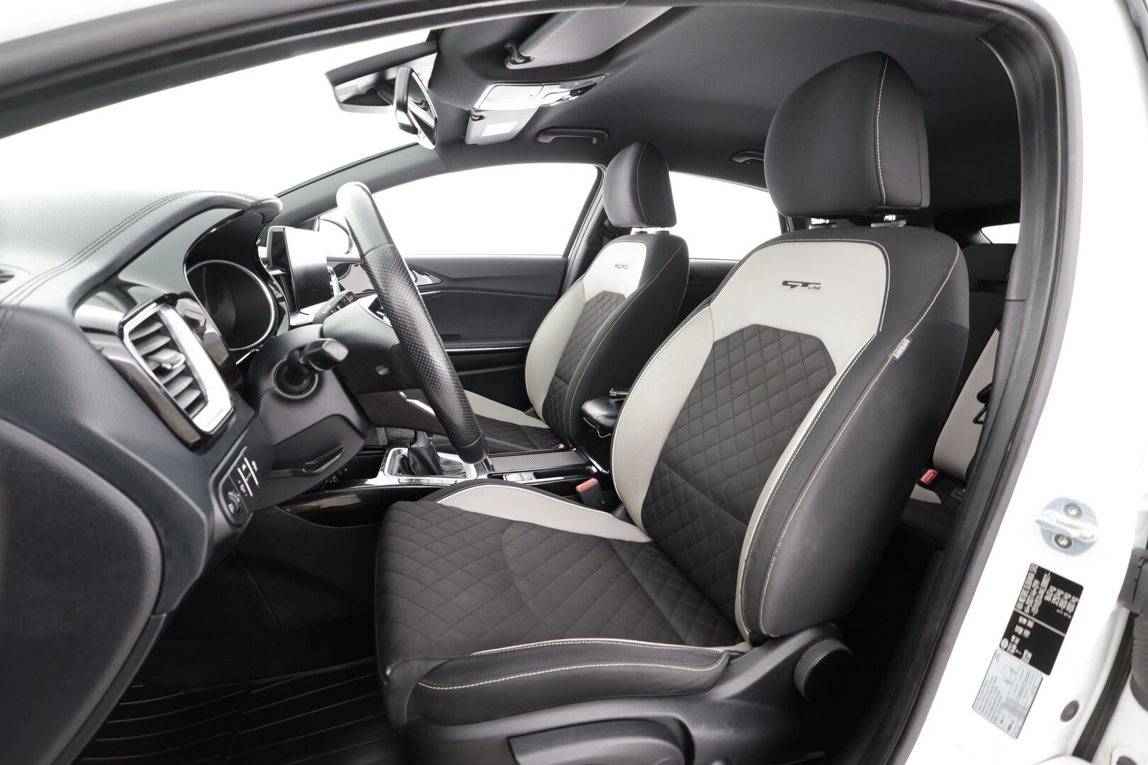 Kia ProCeed 2019 1,4 T-GDI ISG 140hv GT-Line SB EcoDynamics * Peruutuskamera / Navi / LED / Lohko & Sisäpistoke / Vakkari - Suomiauto / 2x Renkaat aluvantein / Hiljattain huollettu!