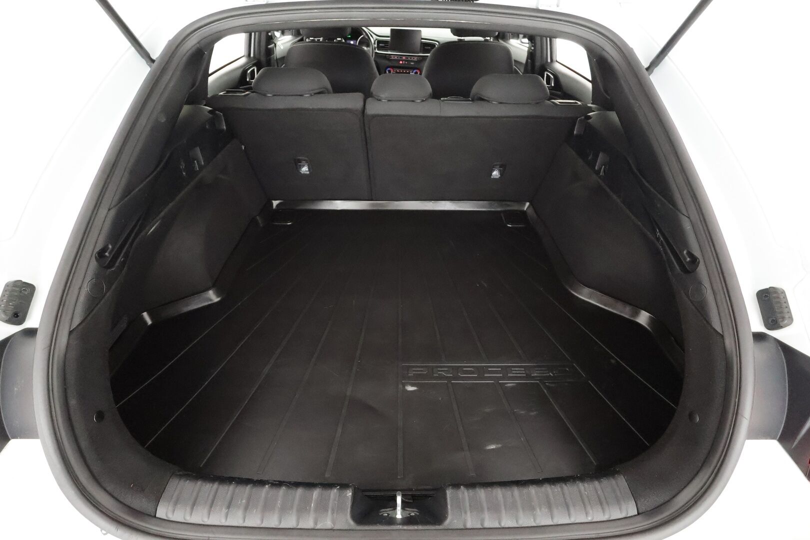 Kia ProCeed 2019 1,4 T-GDI ISG 140hv GT-Line SB EcoDynamics * Peruutuskamera / Navi / LED / Lohko & Sisäpistoke / Vakkari - Suomiauto / 2x Renkaat aluvantein / Hiljattain huollettu!