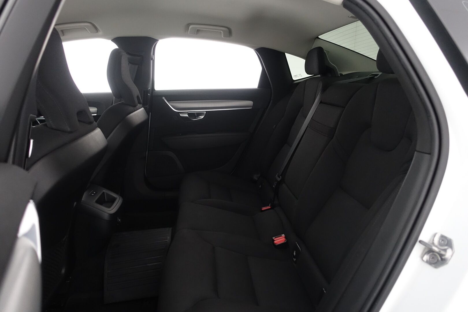 Volvo S90 2019 D3 Business aut * Pilot assist / Webasto / ACC / Navi / LED / Lämm. ohjauspyörä / Tutkat / S.Kontti * - * Suomi auto / Kahdet renkaat ja vanteet / kattavasti huollettu *