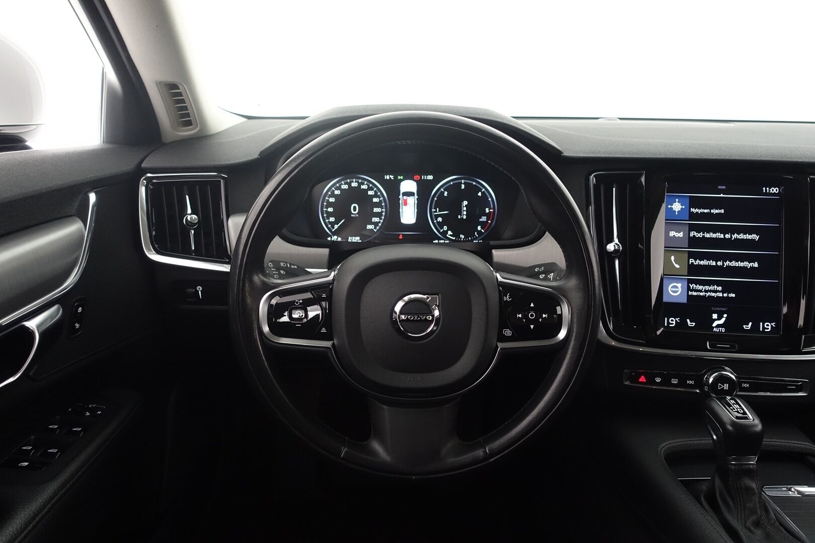 Volvo S90 2019 D3 Business aut * Pilot assist / Webasto / ACC / Navi / LED / Lämm. ohjauspyörä / Tutkat / S.Kontti * - * Suomi auto / Kahdet renkaat ja vanteet / kattavasti huollettu *