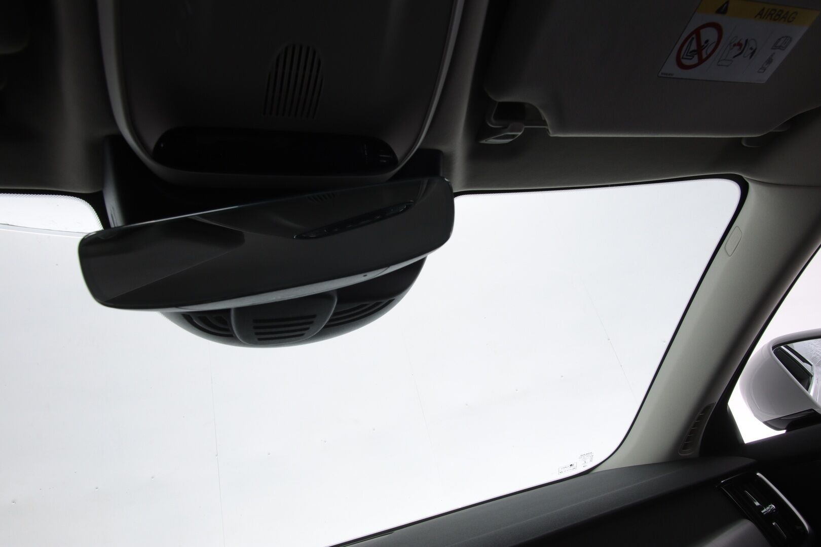 Volvo S90 2019 D3 Business aut * Pilot assist / Webasto / ACC / Navi / LED / Lämm. ohjauspyörä / Tutkat / S.Kontti * - * Suomi auto / Kahdet renkaat ja vanteet / kattavasti huollettu *