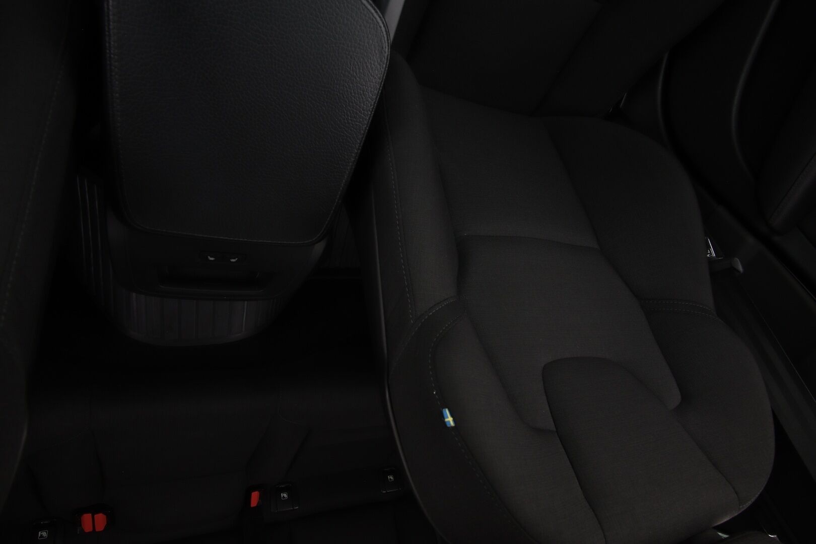 Volvo S90 2019 D3 Business aut * Pilot assist / Webasto / ACC / Navi / LED / Lämm. ohjauspyörä / Tutkat / S.Kontti * - * Suomi auto / Kahdet renkaat ja vanteet / kattavasti huollettu *