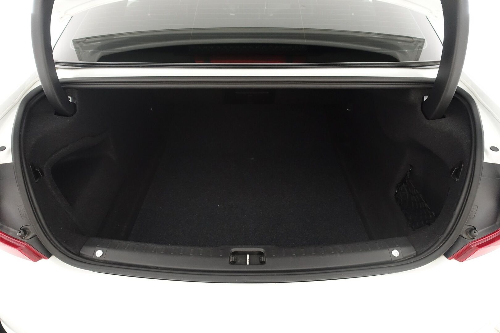 Volvo S90 2019 D3 Business aut * Pilot assist / Webasto / ACC / Navi / LED / Lämm. ohjauspyörä / Tutkat / S.Kontti * - * Suomi auto / Kahdet renkaat ja vanteet / kattavasti huollettu *