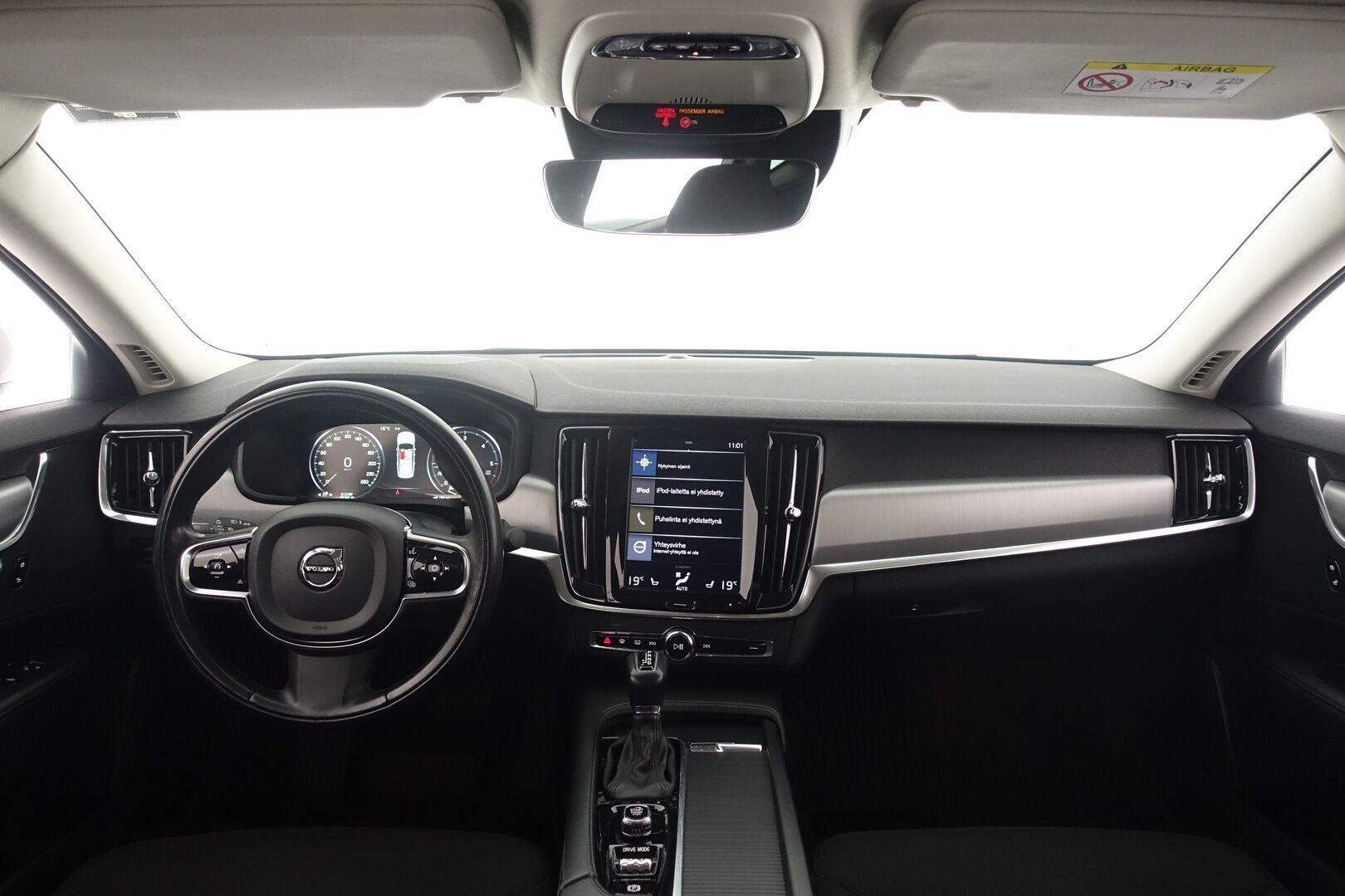 Volvo S90 2019 D3 Business aut * Pilot assist / Webasto / ACC / Navi / LED / Lämm. ohjauspyörä / Tutkat / S.Kontti * - * Suomi auto / Kahdet renkaat ja vanteet / kattavasti huollettu *