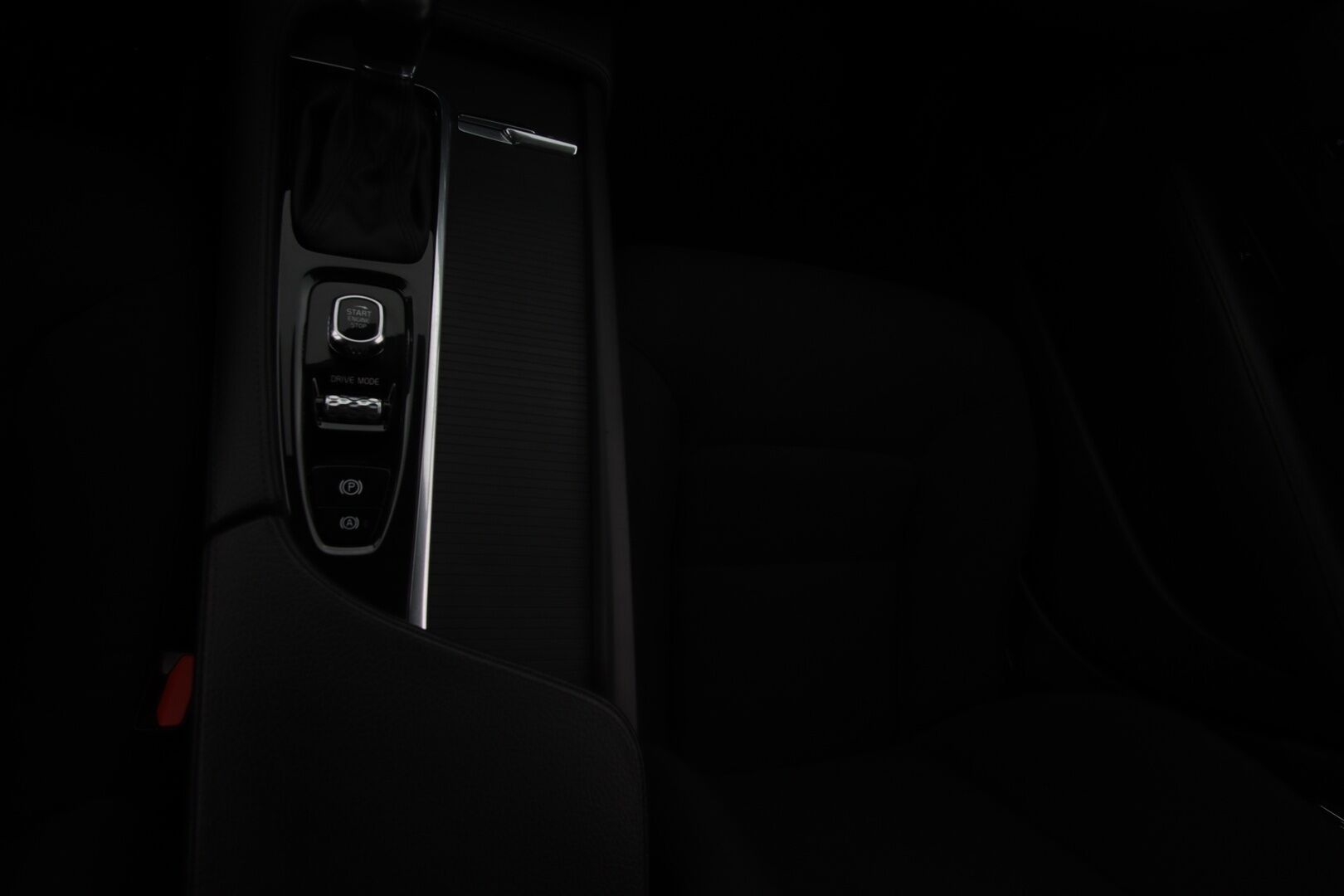 Volvo S90 2019 D3 Business aut * Pilot assist / Webasto / ACC / Navi / LED / Lämm. ohjauspyörä / Tutkat / S.Kontti * - * Suomi auto / Kahdet renkaat ja vanteet / kattavasti huollettu *