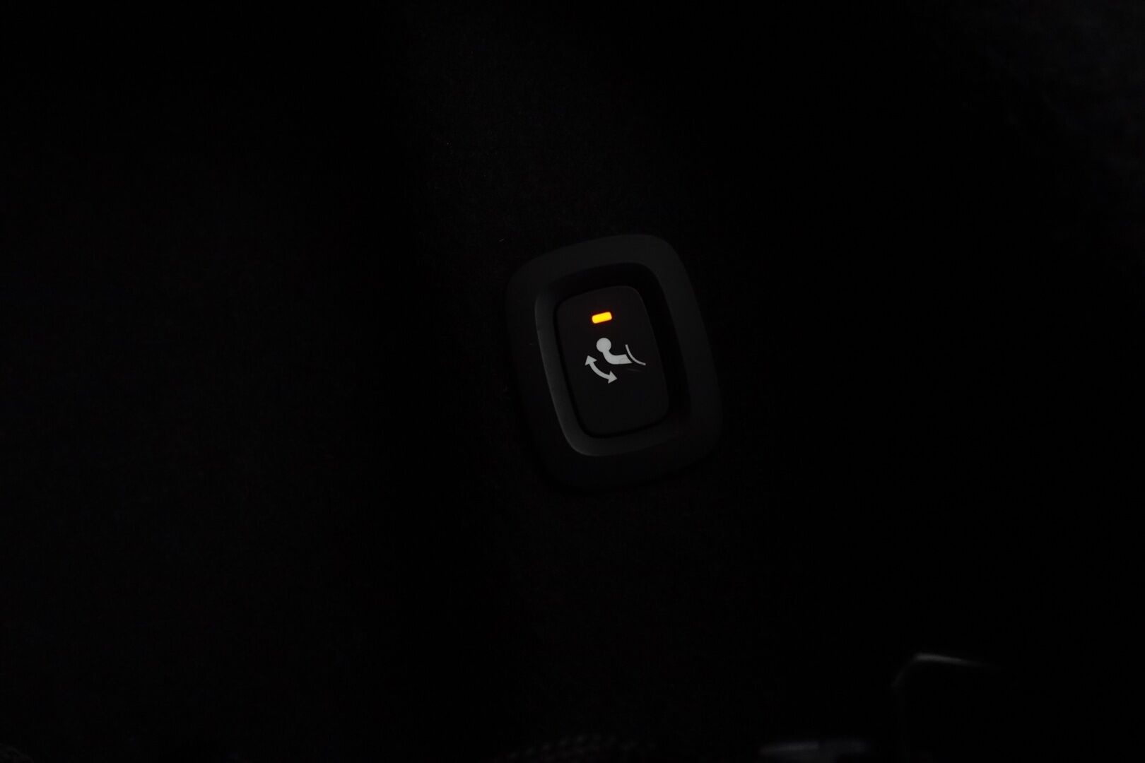 Volvo S90 2019 D3 Business aut * Pilot assist / Webasto / ACC / Navi / LED / Lämm. ohjauspyörä / Tutkat / S.Kontti * - * Suomi auto / Kahdet renkaat ja vanteet / kattavasti huollettu *