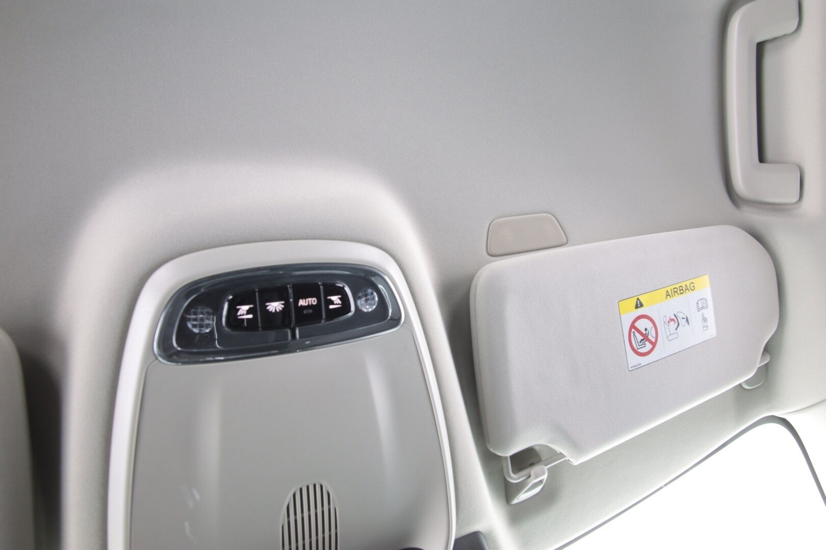 Volvo S90 2019 D3 Business aut * Pilot assist / Webasto / ACC / Navi / LED / Lämm. ohjauspyörä / Tutkat / S.Kontti * - * Suomi auto / Kahdet renkaat ja vanteet / kattavasti huollettu *