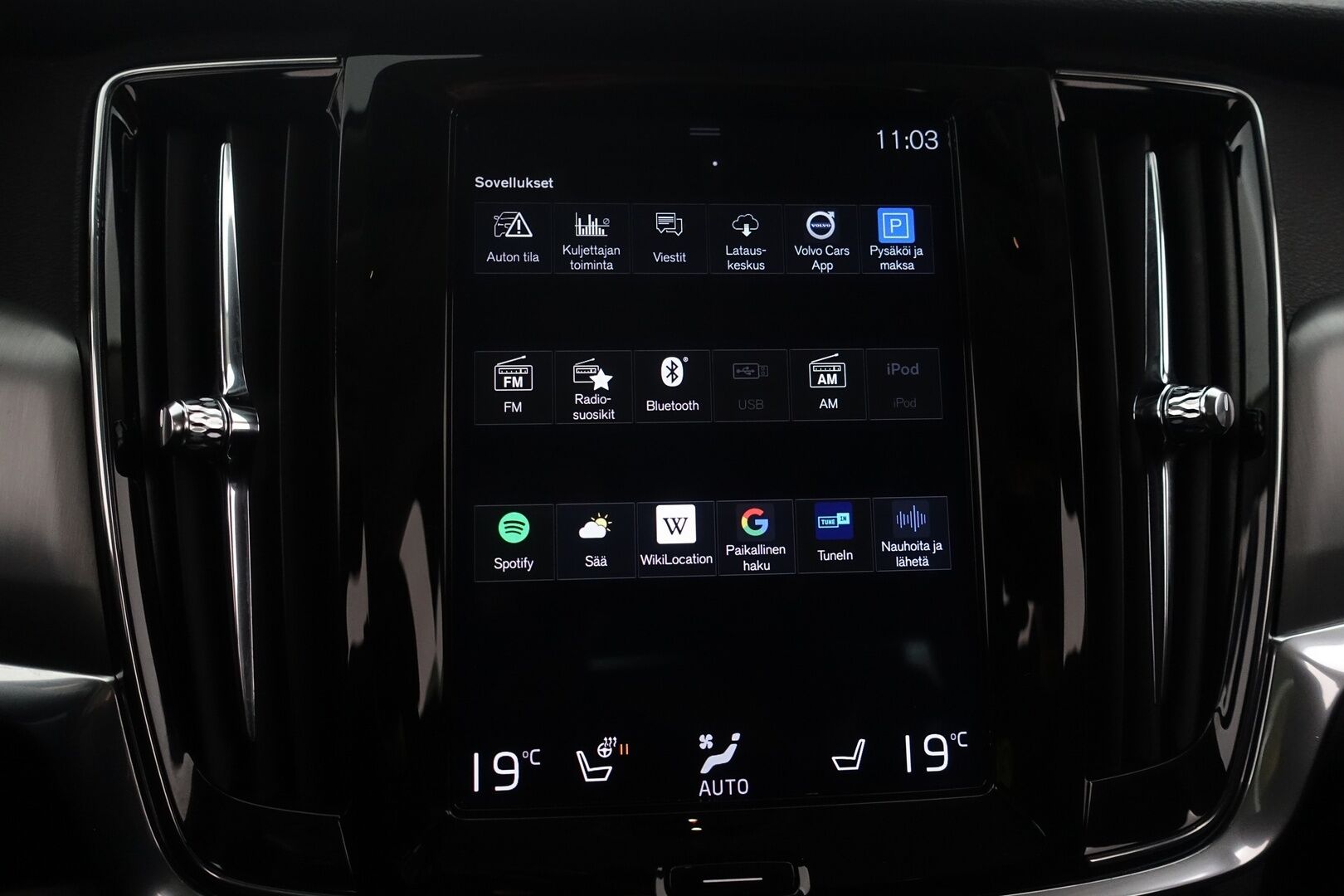 Volvo S90 2019 D3 Business aut * Pilot assist / Webasto / ACC / Navi / LED / Lämm. ohjauspyörä / Tutkat / S.Kontti * - * Suomi auto / Kahdet renkaat ja vanteet / kattavasti huollettu *