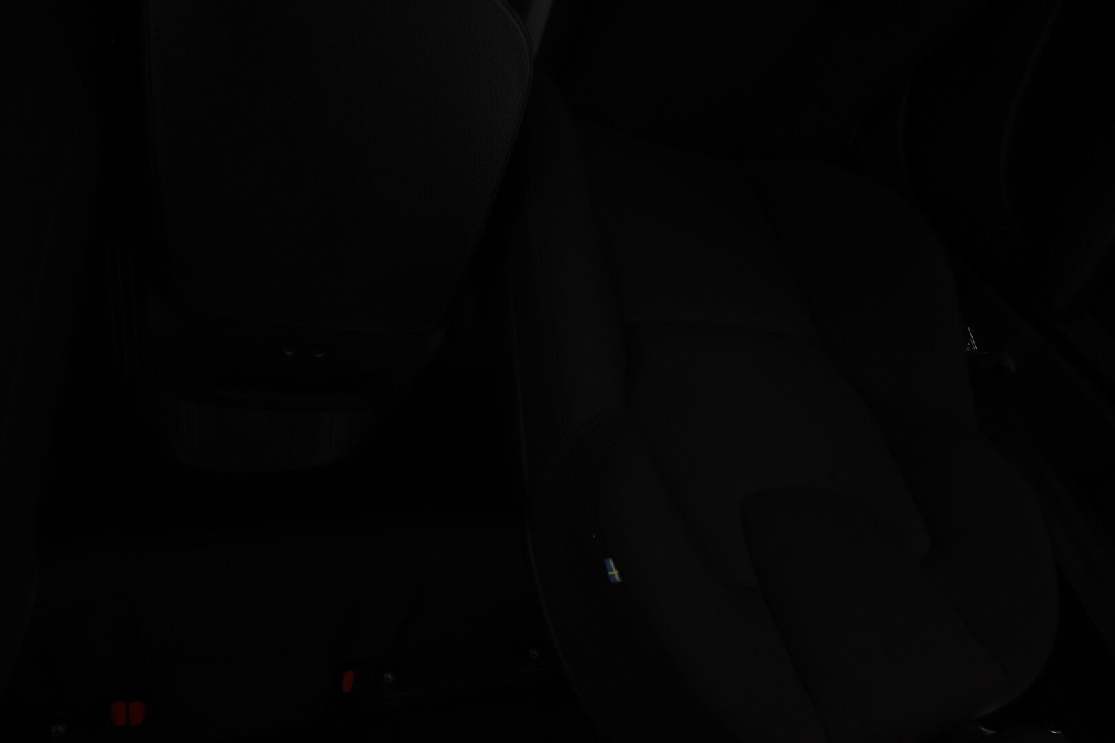Volvo S90 2019 D3 Business aut * Pilot assist / Webasto / ACC / Navi / LED / Lämm. ohjauspyörä / Tutkat / S.Kontti * - * Suomi auto / Kahdet renkaat ja vanteet / kattavasti huollettu *