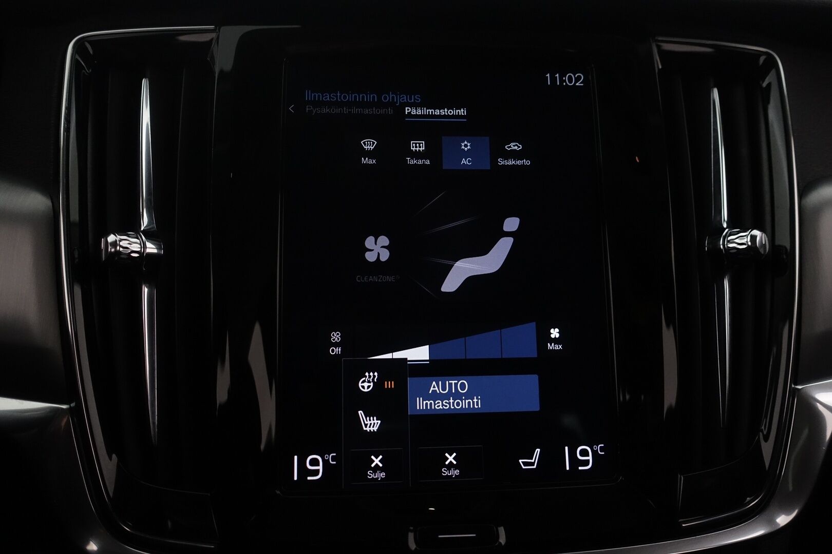 Volvo S90 2019 D3 Business aut * Pilot assist / Webasto / ACC / Navi / LED / Lämm. ohjauspyörä / Tutkat / S.Kontti * - * Suomi auto / Kahdet renkaat ja vanteet / kattavasti huollettu *
