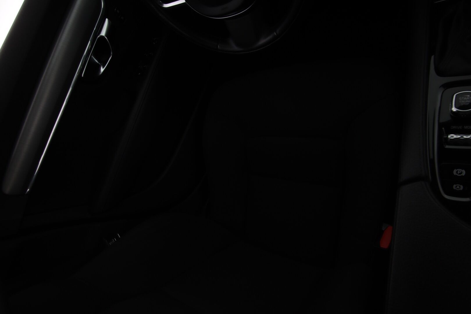 Volvo S90 2019 D3 Business aut * Pilot assist / Webasto / ACC / Navi / LED / Lämm. ohjauspyörä / Tutkat / S.Kontti * - * Suomi auto / Kahdet renkaat ja vanteet / kattavasti huollettu *