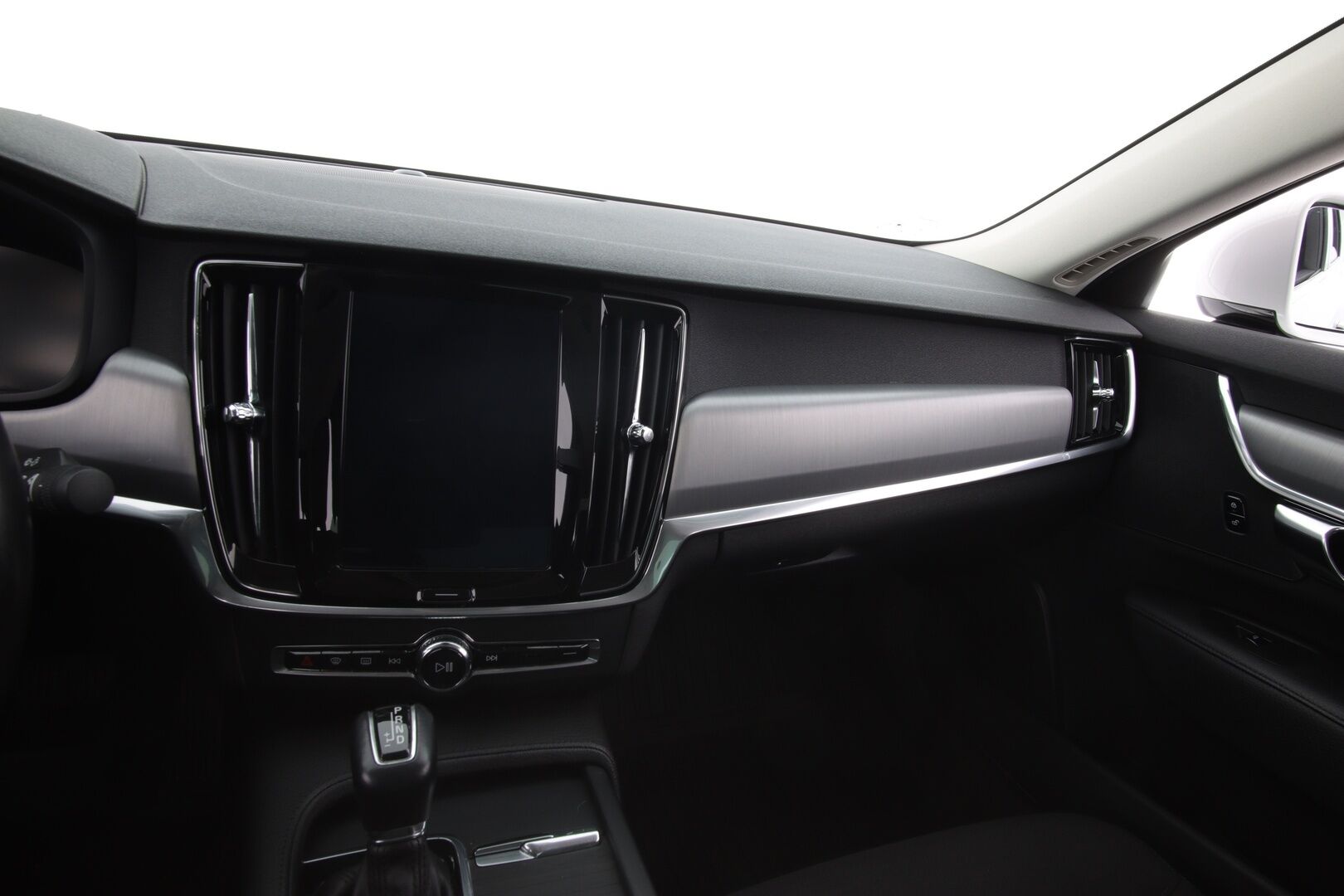 Volvo S90 2019 D3 Business aut * Pilot assist / Webasto / ACC / Navi / LED / Lämm. ohjauspyörä / Tutkat / S.Kontti * - * Suomi auto / Kahdet renkaat ja vanteet / kattavasti huollettu *