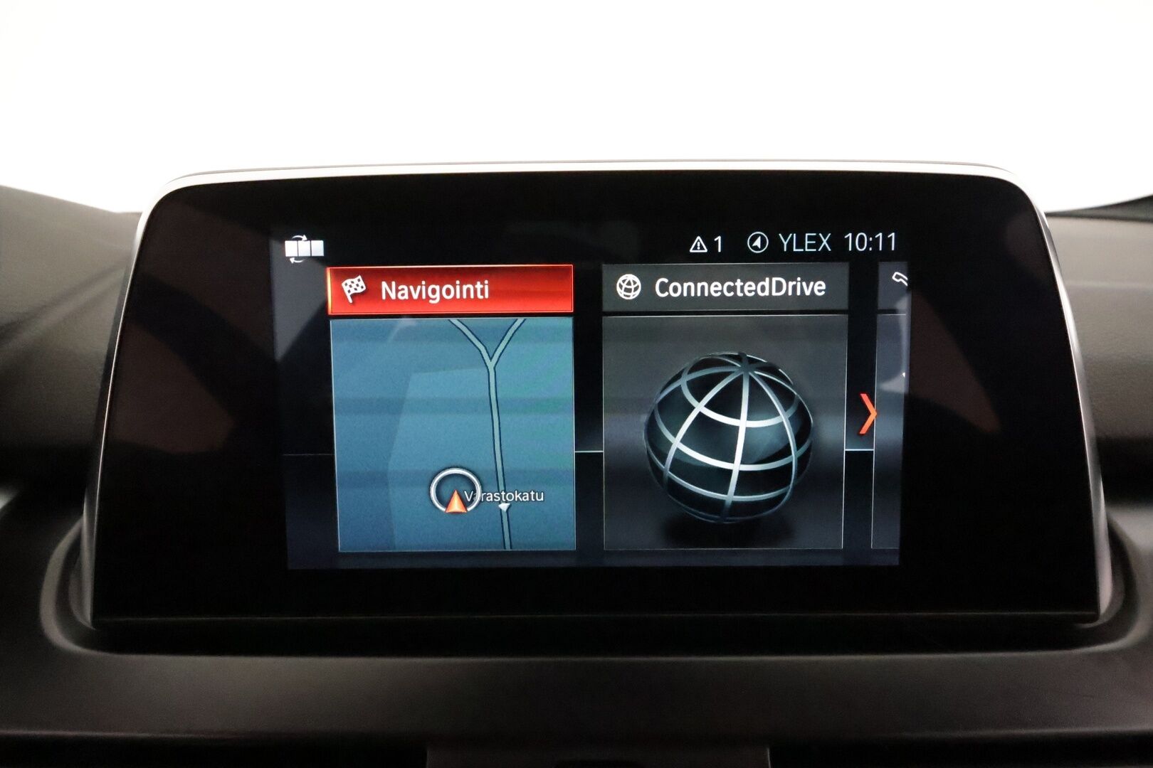 BMW 225 2017 F45 Active Tourer 225xe A **Vakkari / P.tutkat / Navi / Sporttipenkit / Ambient Lights** - Merkkihuollettu / Kahdet Renkaat