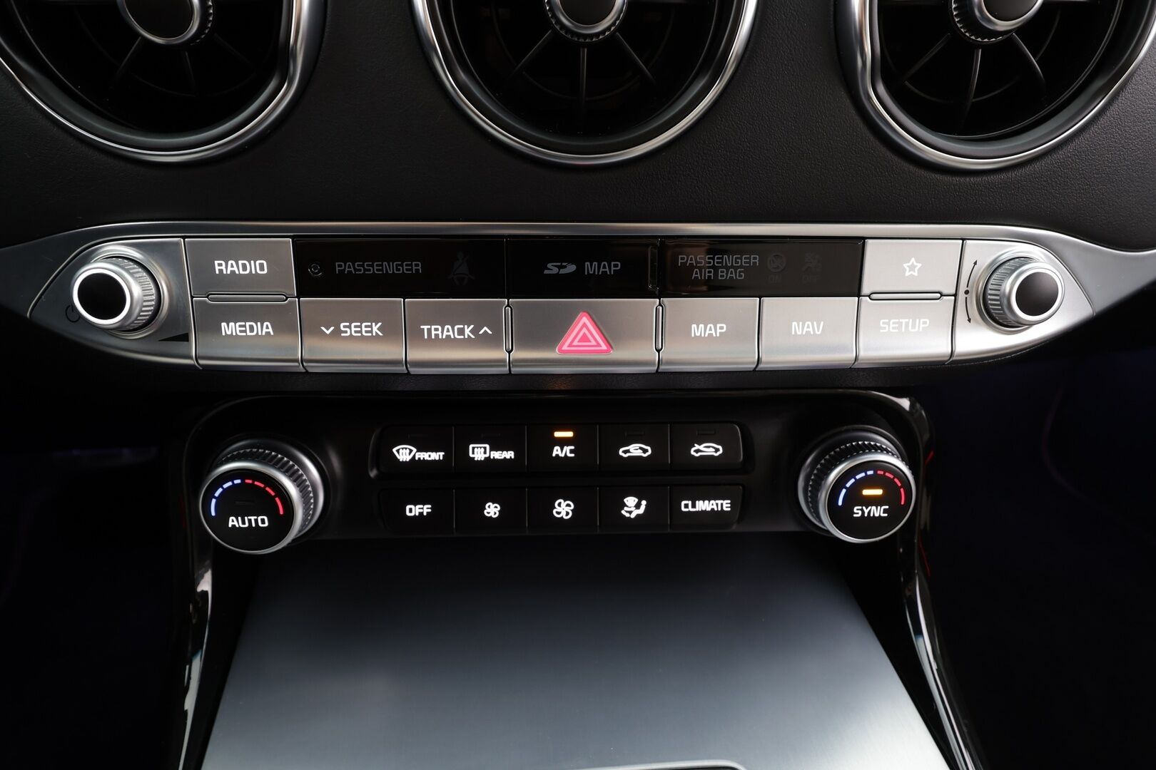 Kia Stinger 2019 3,3 T-GDI AWD GT A/T * ACC / 360° / H&K / HUD / Muistipenkki / LED / Navi / Ilmastoidut nahat / Lasikattoluukku  / KeylessGo * - Suomi-auto / Kahdet renkaat aluvanteilla / Merkkihuollettu