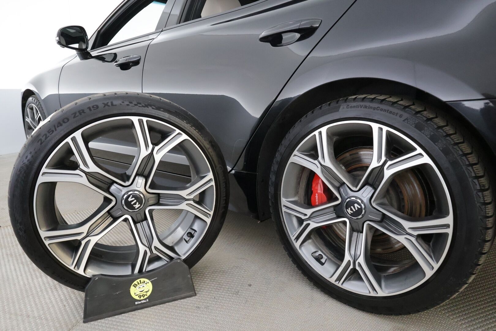 Kia Stinger 2019 3,3 T-GDI AWD GT A/T * ACC / 360° / H&K / HUD / Muistipenkki / LED / Navi / Ilmastoidut nahat / Lasikattoluukku  / KeylessGo * - Suomi-auto / Kahdet renkaat aluvanteilla / Merkkihuollettu