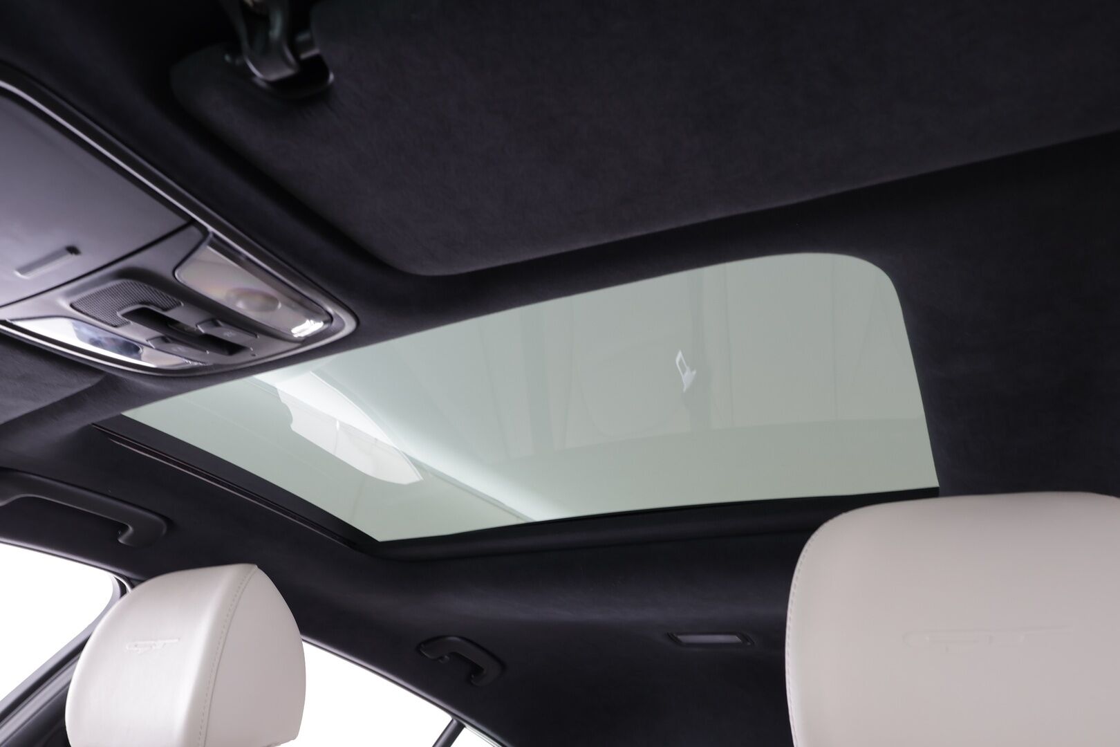 Kia Stinger 2019 3,3 T-GDI AWD GT A/T * ACC / 360° / H&K / HUD / Muistipenkki / LED / Navi / Ilmastoidut nahat / Lasikattoluukku  / KeylessGo * - Suomi-auto / Kahdet renkaat aluvanteilla / Merkkihuollettu