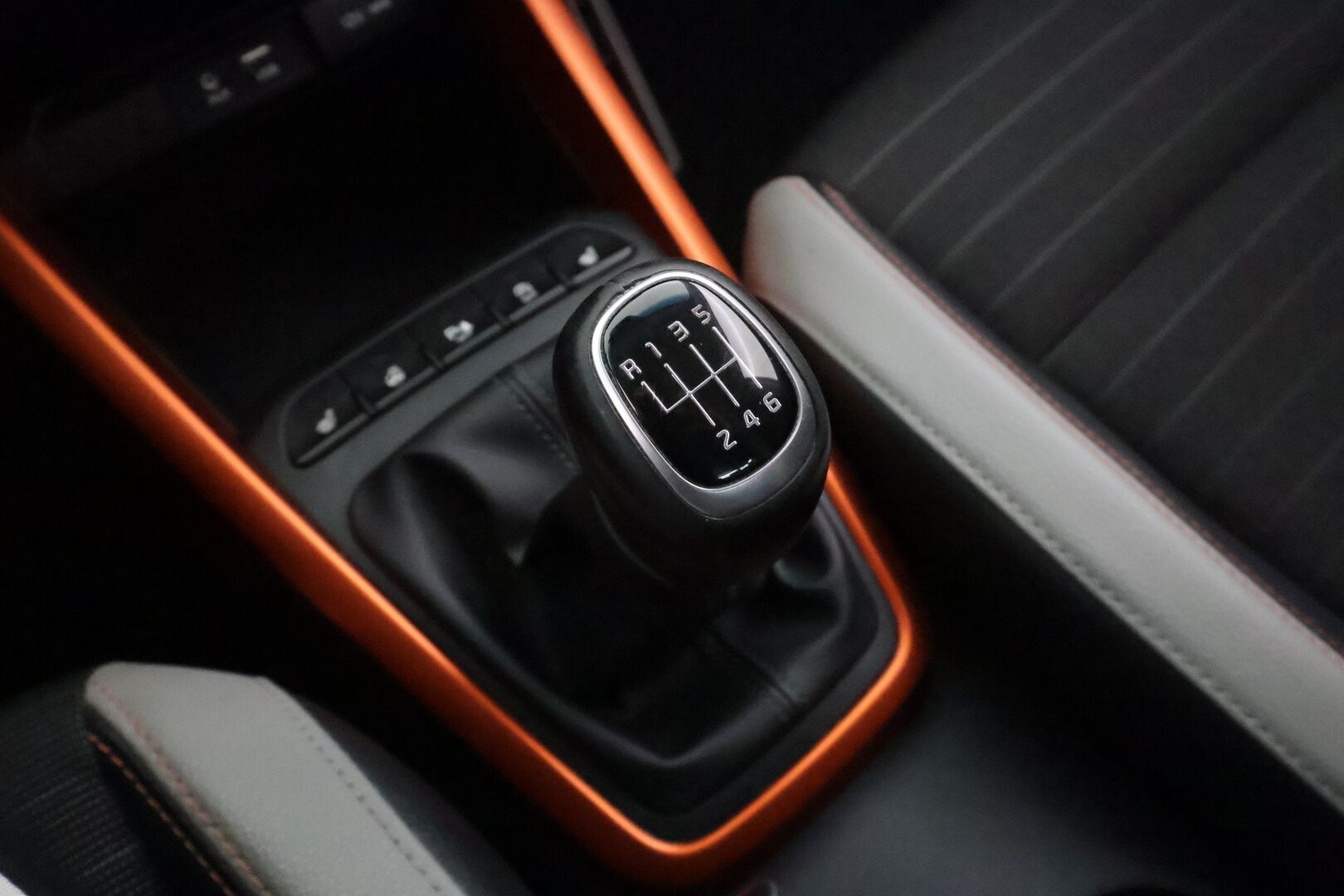Kia Stonic 2019 1,0 T-GDI ISG 120hv EX Design EcoDynamics - | Vakkari | Lohko | P.Kamera | LED | Puolinahat | Ratinlämmitys | apple&Android | Suomi-auto | Kahdet Renkaat |