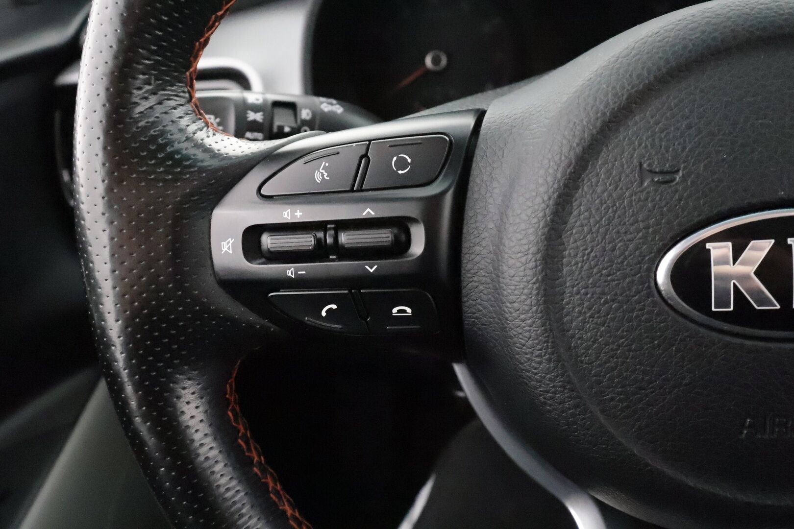 Kia Stonic 2019 1,0 T-GDI ISG 120hv EX Design EcoDynamics - | Vakkari | Lohko | P.Kamera | LED | Puolinahat | Ratinlämmitys | apple&Android | Suomi-auto | Kahdet Renkaat |