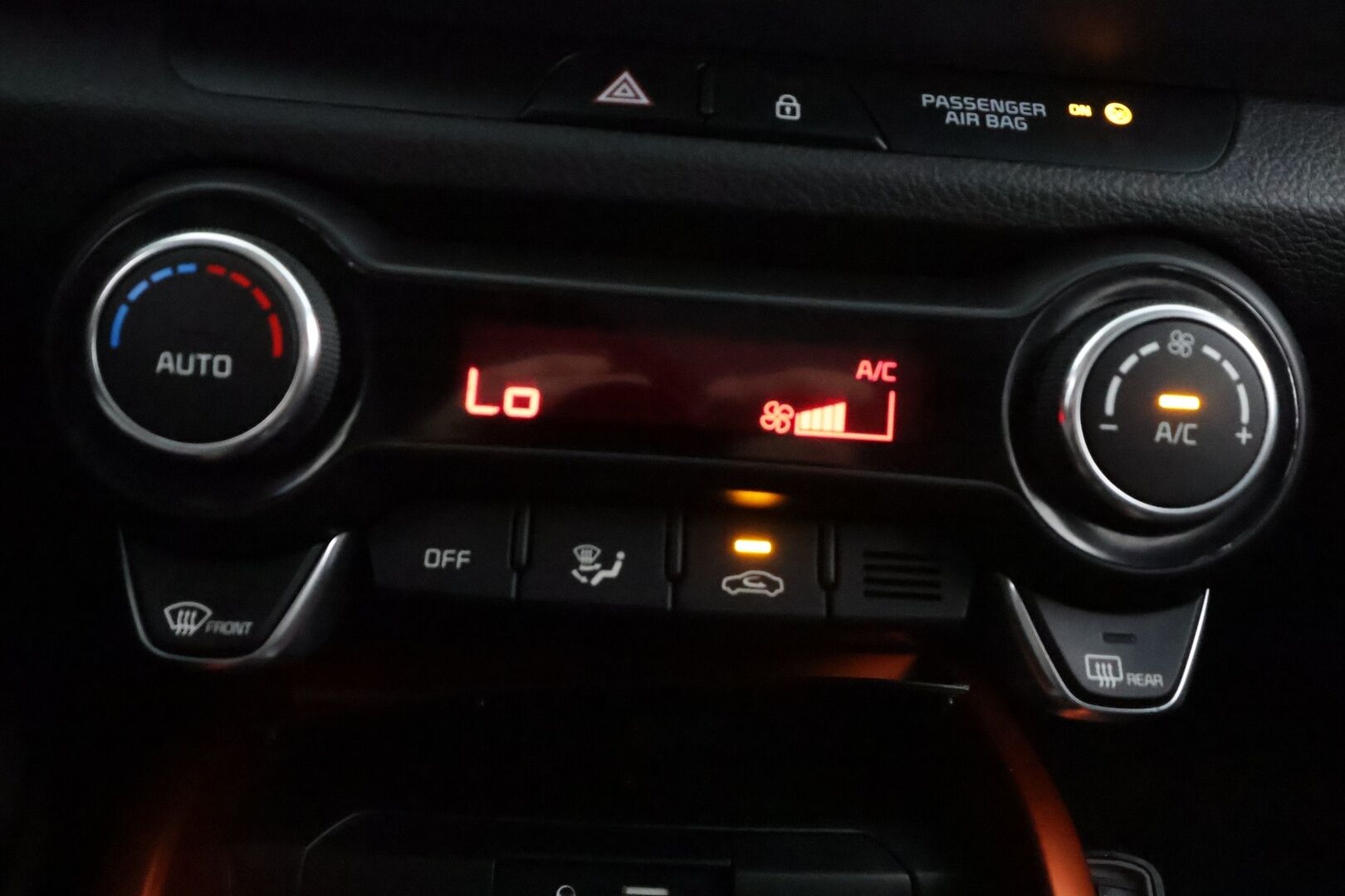 Kia Stonic 2019 1,0 T-GDI ISG 120hv EX Design EcoDynamics - | Vakkari | Lohko | P.Kamera | LED | Puolinahat | Ratinlämmitys | apple&Android | Suomi-auto | Kahdet Renkaat |