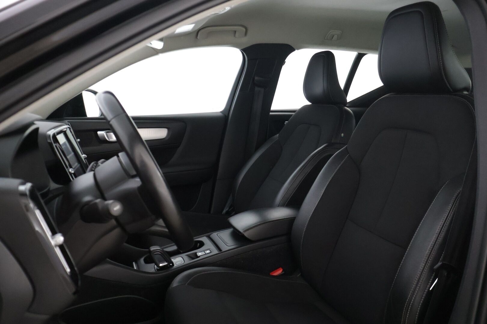 Volvo XC40 2020 D3 Business aut - | Suomi-auto | Vakionopeudensäädin | Navi | KeylessGo | Pysäköinti lämmitin | LED | Puolinahat | Peruutustutka | - KORKO VAIN 3,99 %