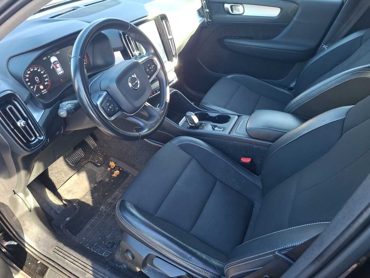 Volvo XC40 2019 D3 Business aut - | Suomi-auto | Vakionopeudensäädin | Navi | KeylessGo | Pysäköinti lämmitin | LED | Puolinahat | Peruutustutka |