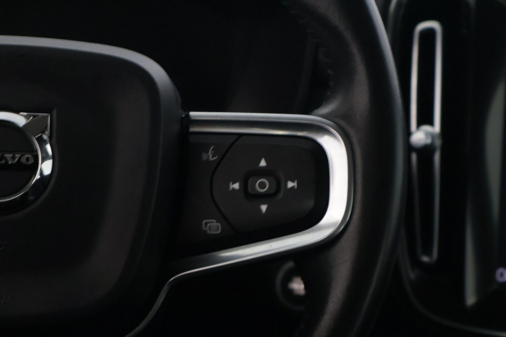 Volvo XC40 2020 D3 Business aut - | Suomi-auto | Vakionopeudensäädin | Navi | KeylessGo | Pysäköinti lämmitin | LED | Puolinahat | Peruutustutka | - KORKO VAIN 3,99 %