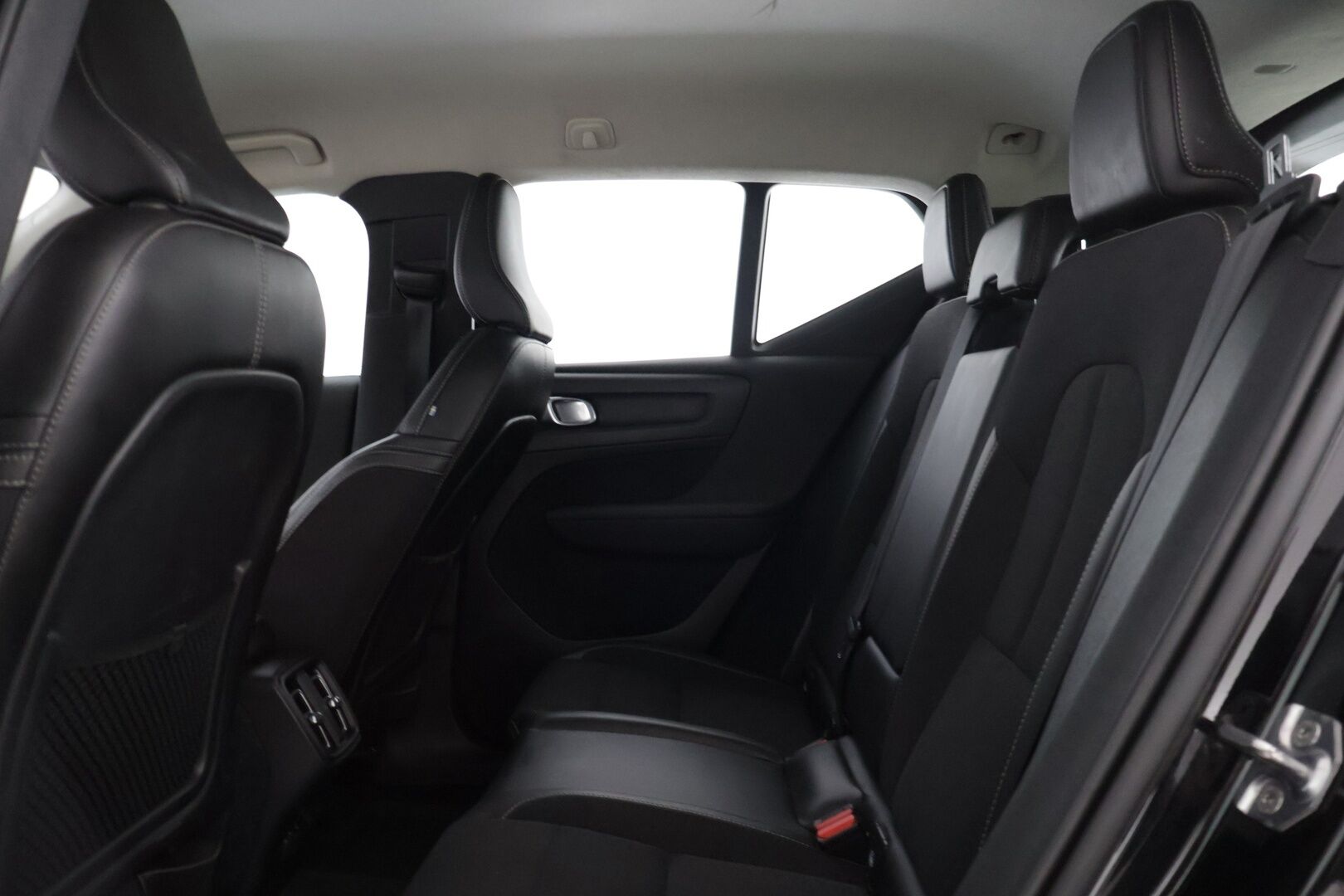 Volvo XC40 2020 D3 Business aut - | Suomi-auto | Vakionopeudensäädin | Navi | KeylessGo | Pysäköinti lämmitin | LED | Puolinahat | Peruutustutka | - KORKO VAIN 3,99 %
