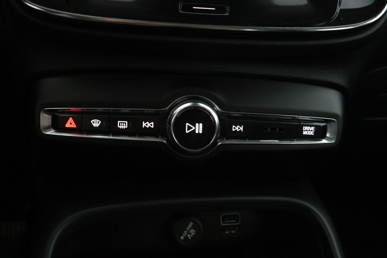 Volvo XC40 2020 D3 Business aut - | Suomi-auto | Vakionopeudensäädin | Navi | KeylessGo | Pysäköinti lämmitin | LED | Puolinahat | Peruutustutka | - KORKO VAIN 3,99 %