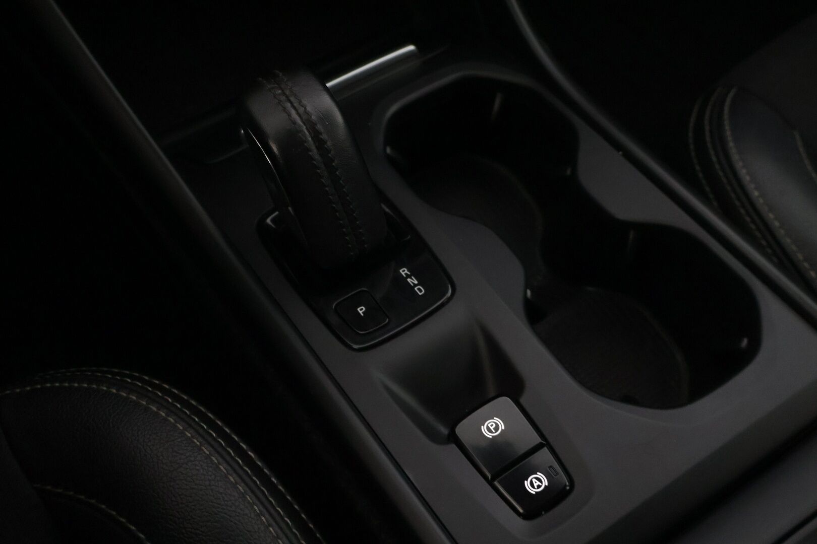 Volvo XC40 2020 D3 Business aut - | Suomi-auto | Vakionopeudensäädin | Navi | KeylessGo | Pysäköinti lämmitin | LED | Puolinahat | Peruutustutka | - KORKO VAIN 3,99 %