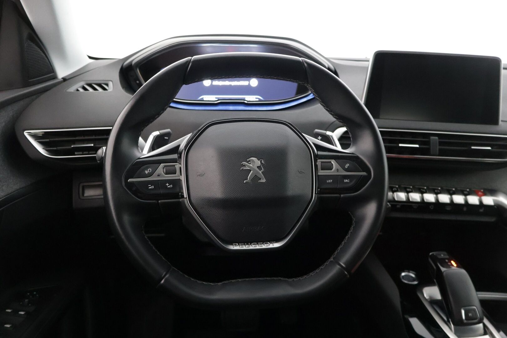 Peugeot 3008 2019 Allure PureTech 130 EAT8-automaatti * / Blis / Vetokoukku / Keyless / Muistipenkki / Sähkökontti / - Tyylikäs & pieni kulutuksinen / Varusteita löytyy / Jakopää tehty / Juuri huollettu & katsastettu valmiina ajoon /  