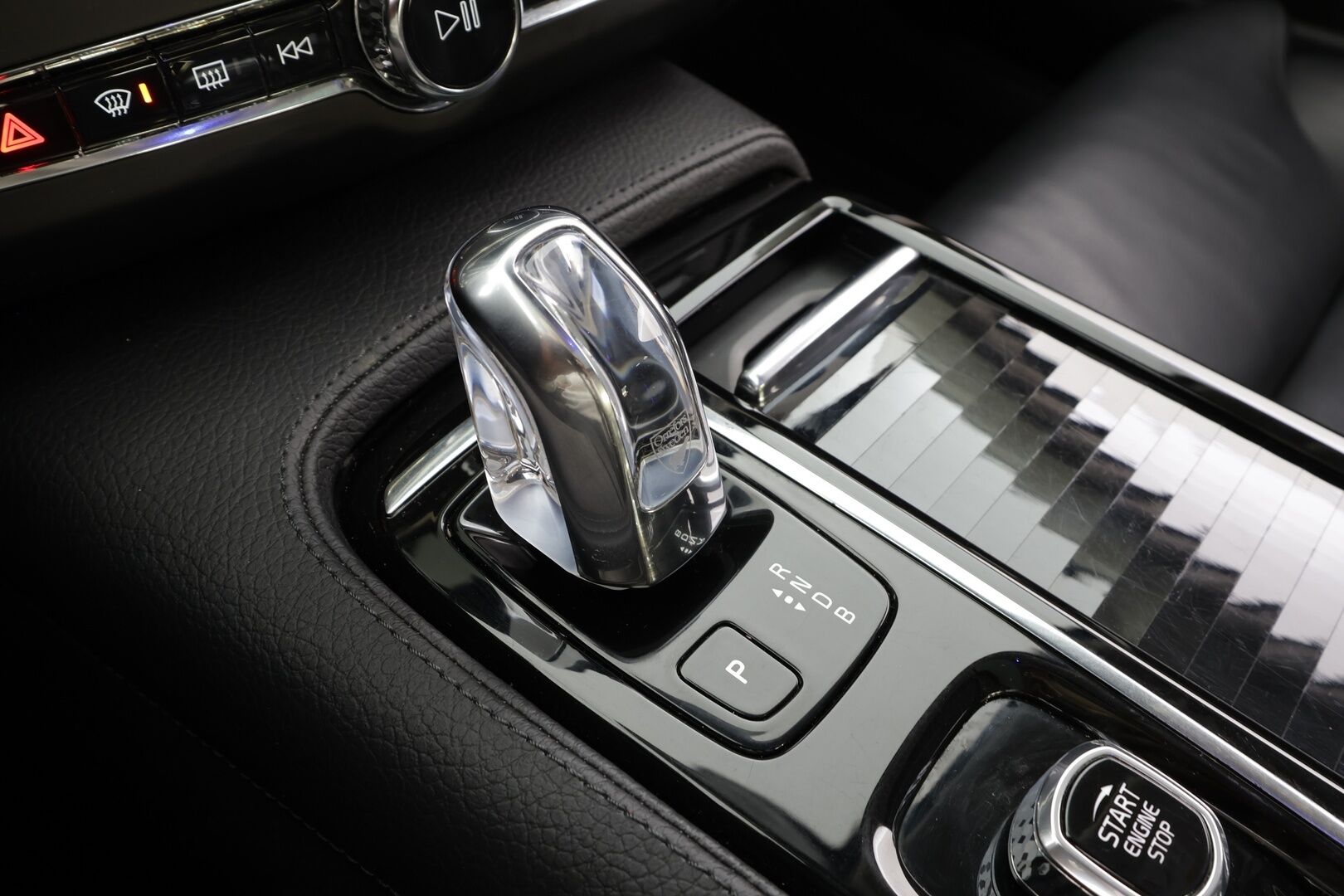 Volvo S90 2018 T8 AWD Business Inscription aut * ACC / P.kamera / Full LED / Navi / Muistipenkki / Lasikattoluukku / KeylessGo / Webasto / Koukku * - Kahdet renkaat aluvanteilla - HULLU BLACKWEEK KORKOTARJOUS 2,49%