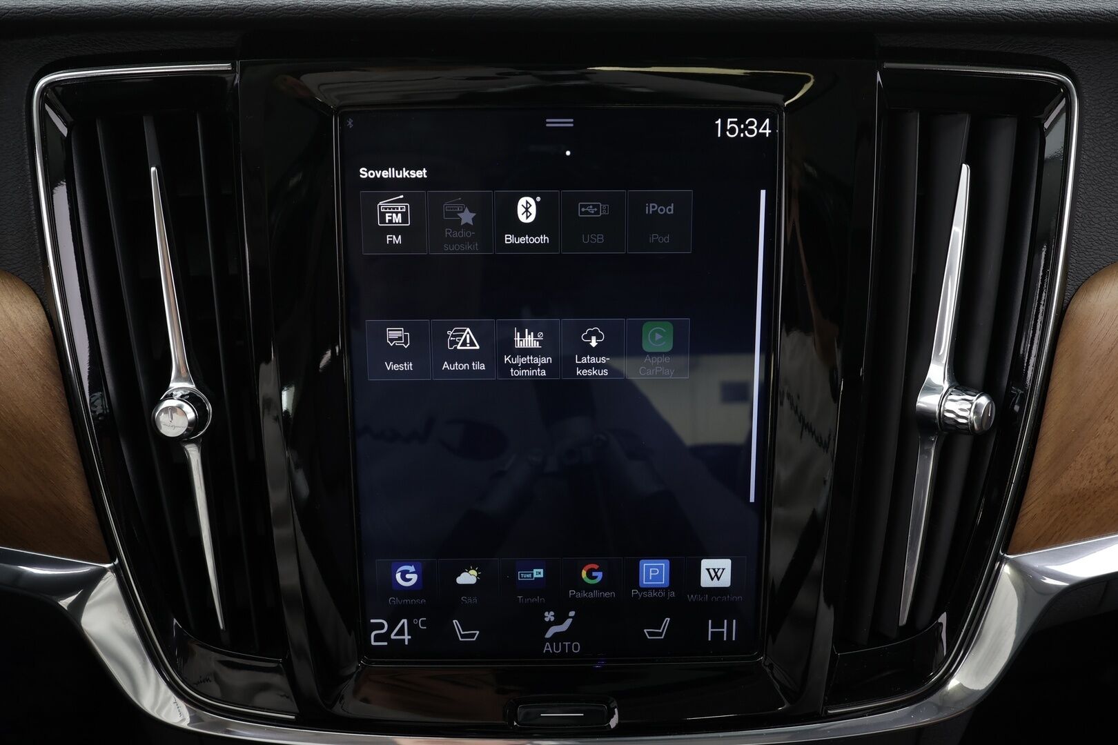 Volvo S90 2018 T8 AWD Business Inscription aut * ACC / P.kamera / Full LED / Navi / Muistipenkki / Lasikattoluukku / KeylessGo / Webasto / Koukku * - Kahdet renkaat aluvanteilla - HULLU BLACKWEEK KORKOTARJOUS 2,49%