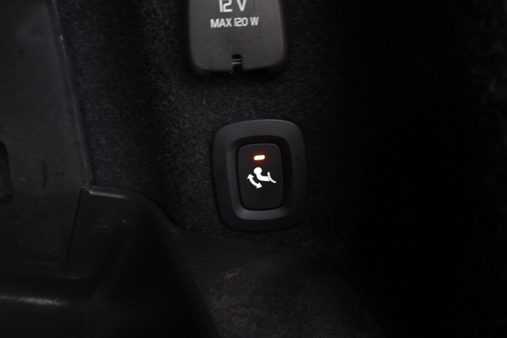 Volvo S90 2018 T8 AWD Business Inscription aut * ACC / P.kamera / Full LED / Navi / Muistipenkki / Lasikattoluukku / KeylessGo / Webasto / Koukku * - Kahdet renkaat aluvanteilla - HULLU BLACKWEEK KORKOTARJOUS 2,49%