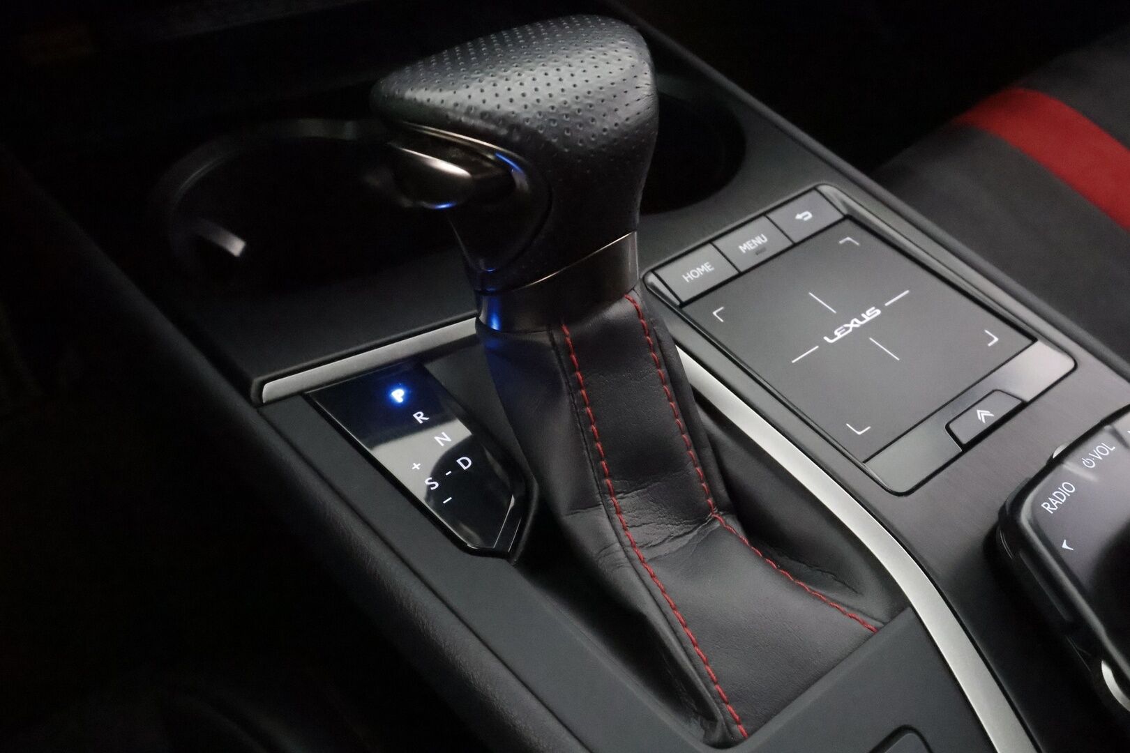 Lexus UX 2019 250h AWD F Sport - | ACC | HUD | Sähköpenkit | Nahka-alcantara | Keyless | P.kamera | Lämm. ohjauspyörä | Sähkökontti | Merkkihuollot | 